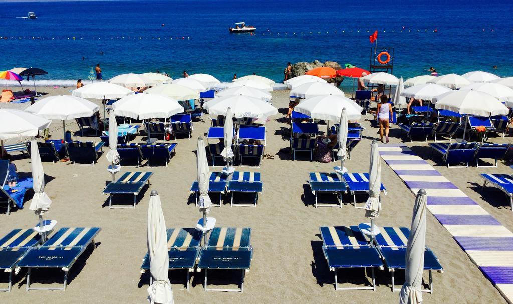 Holiday Rentals Таормина Екстериор снимка
